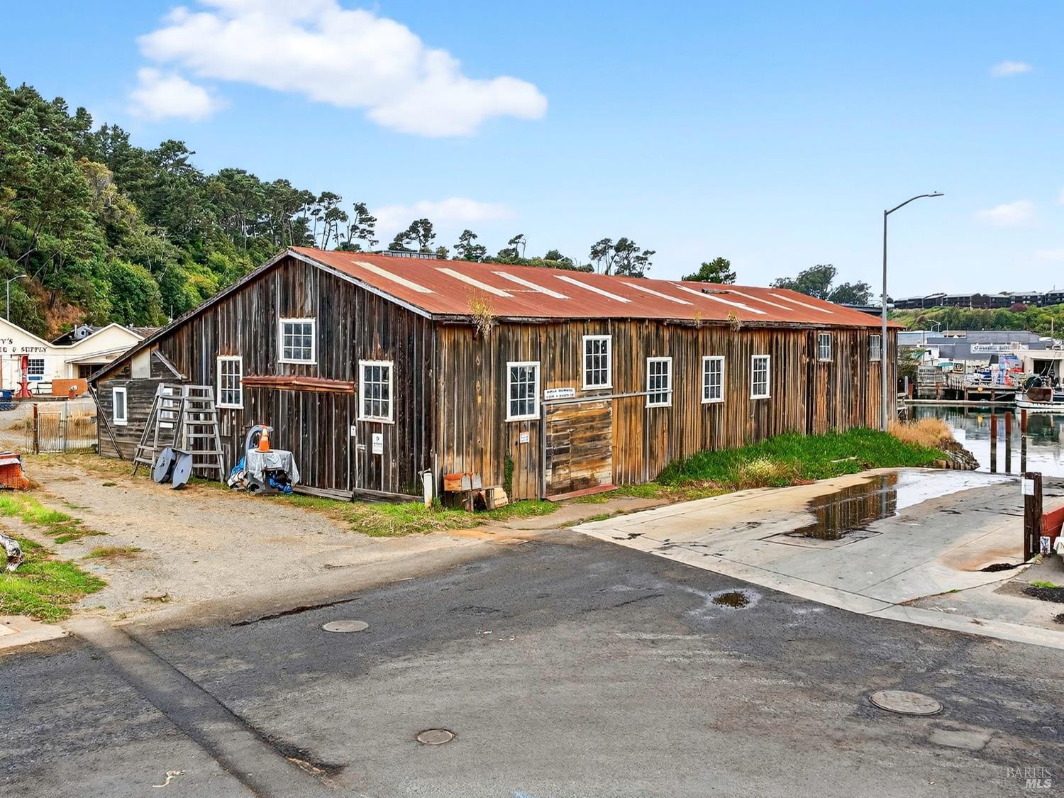 Detail Gallery Image 4 of 22 For 19280 S Harbor Dr, Fort Bragg,  CA 95437 - – Beds | – Baths