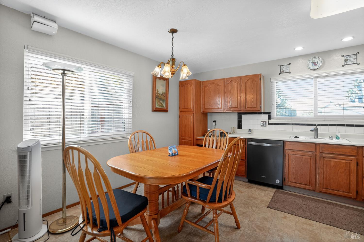 Detail Gallery Image 14 of 28 For 1870 San Pedro Ct, Fairfield,  CA 94533 - 3 Beds | 2 Baths