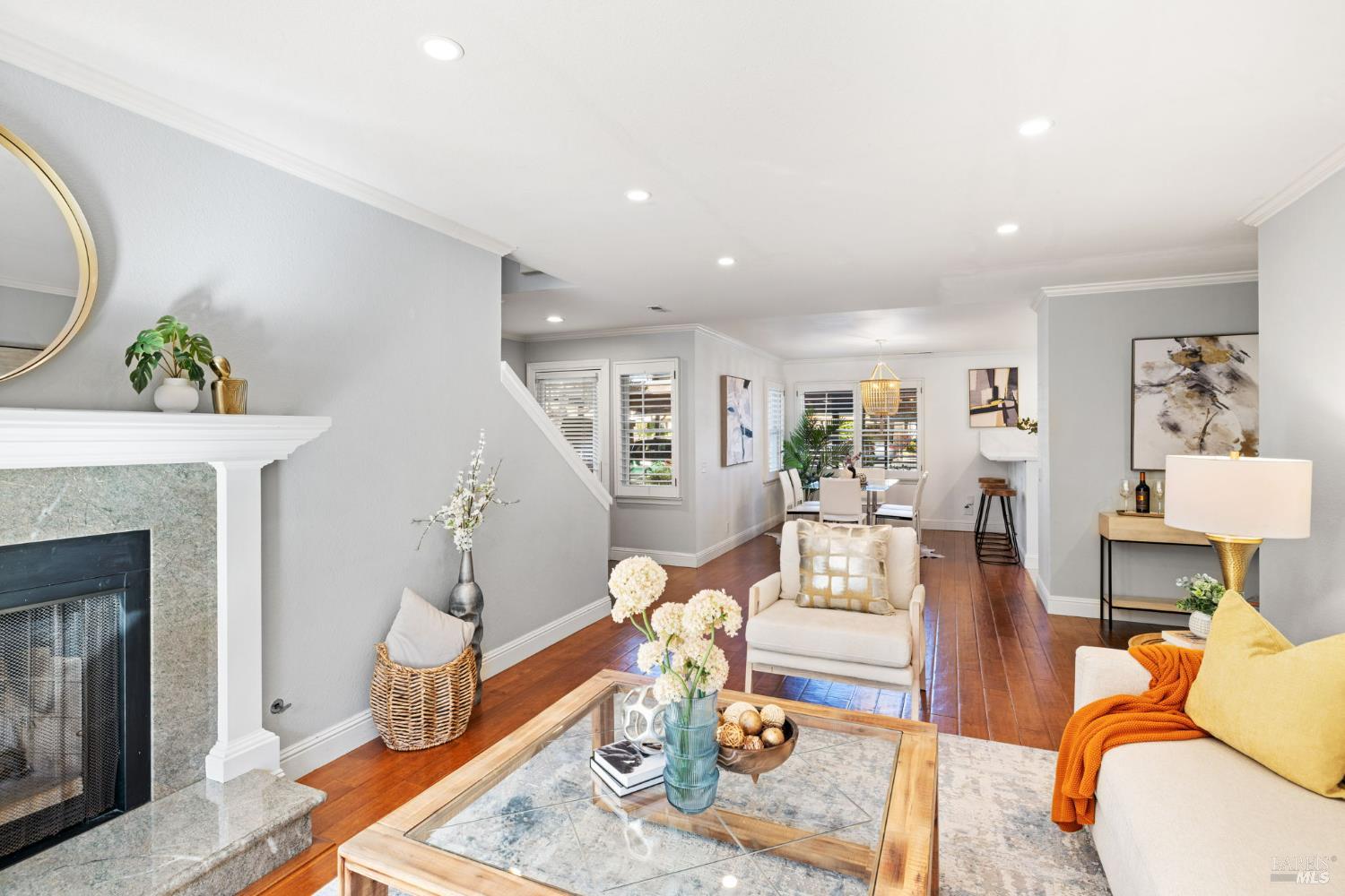 Detail Gallery Image 18 of 49 For 607 Centre Ct, Alameda,  CA 94502 - 2 Beds | 2/1 Baths