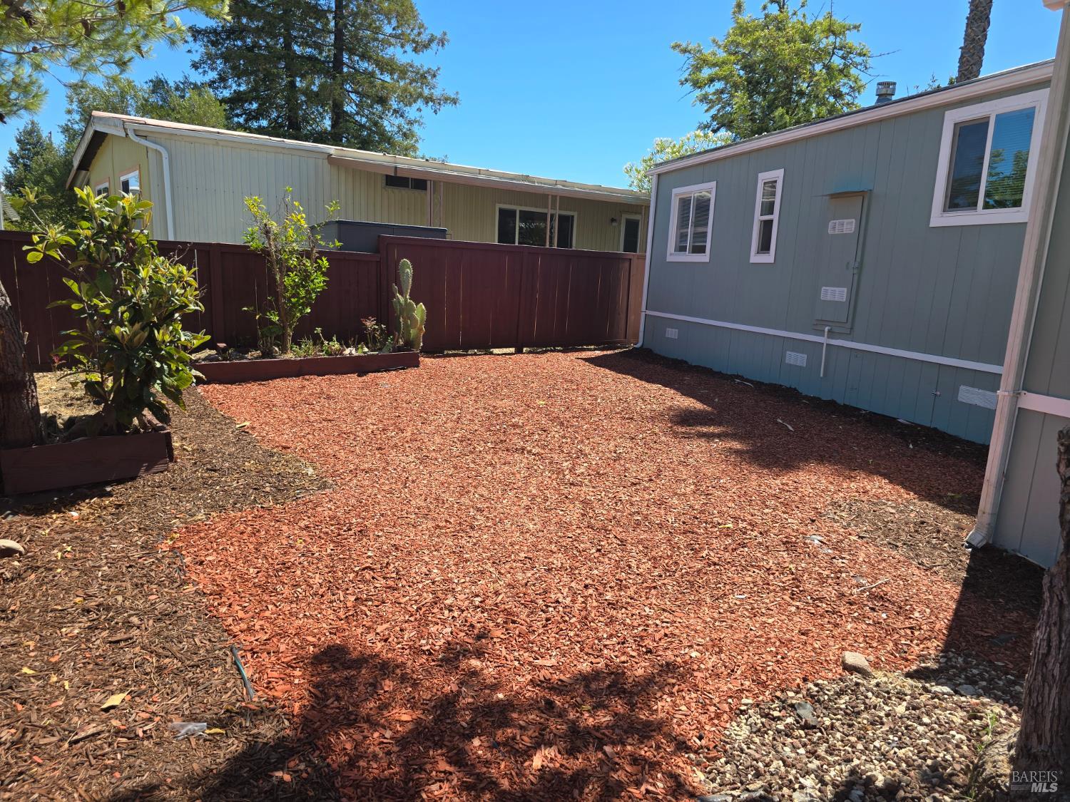 Detail Gallery Image 12 of 14 For 120 Bryce Canyon Rd, San Rafael,  CA 94903 - 3 Beds | 2 Baths