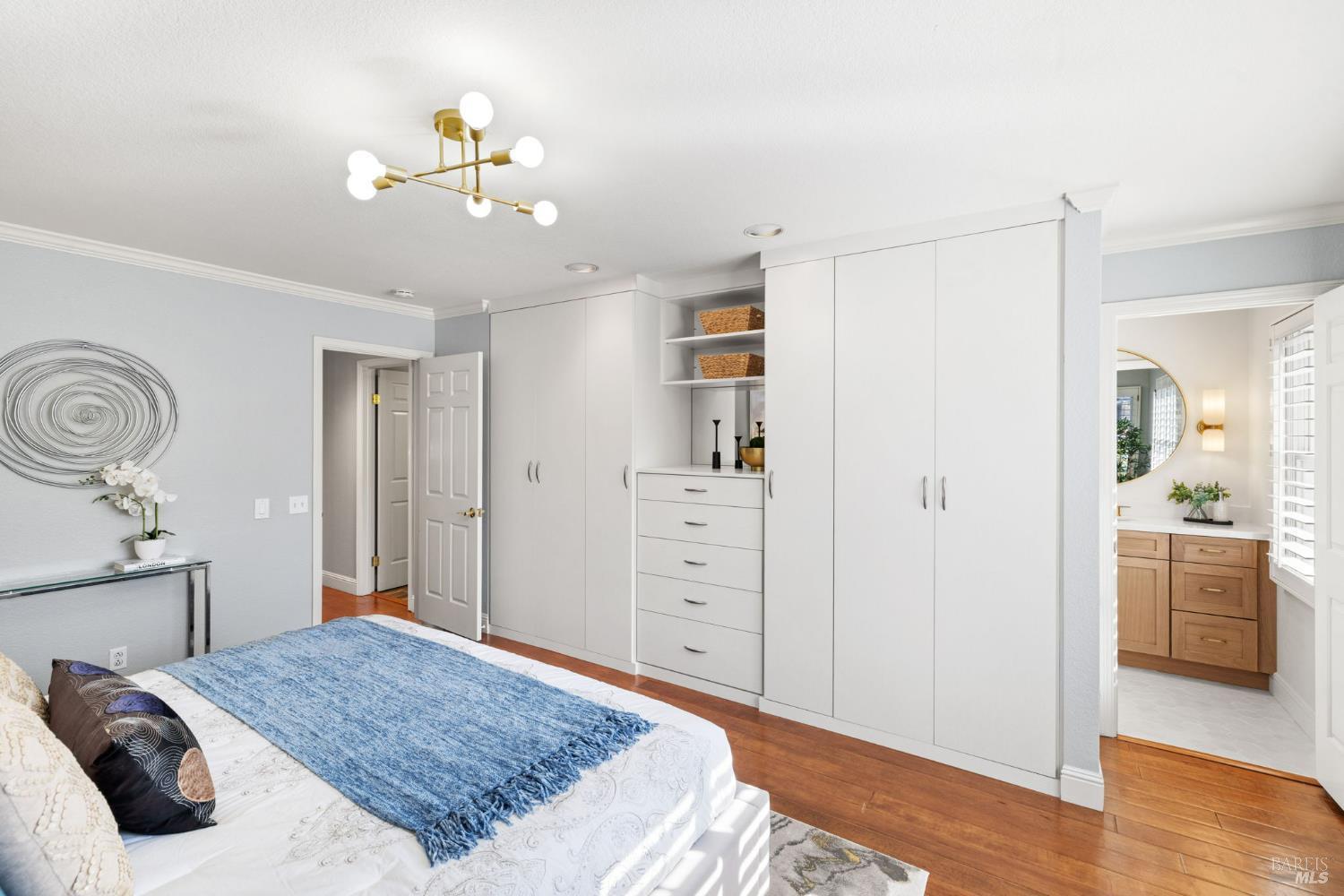 Detail Gallery Image 31 of 49 For 607 Centre Ct, Alameda,  CA 94502 - 2 Beds | 2/1 Baths