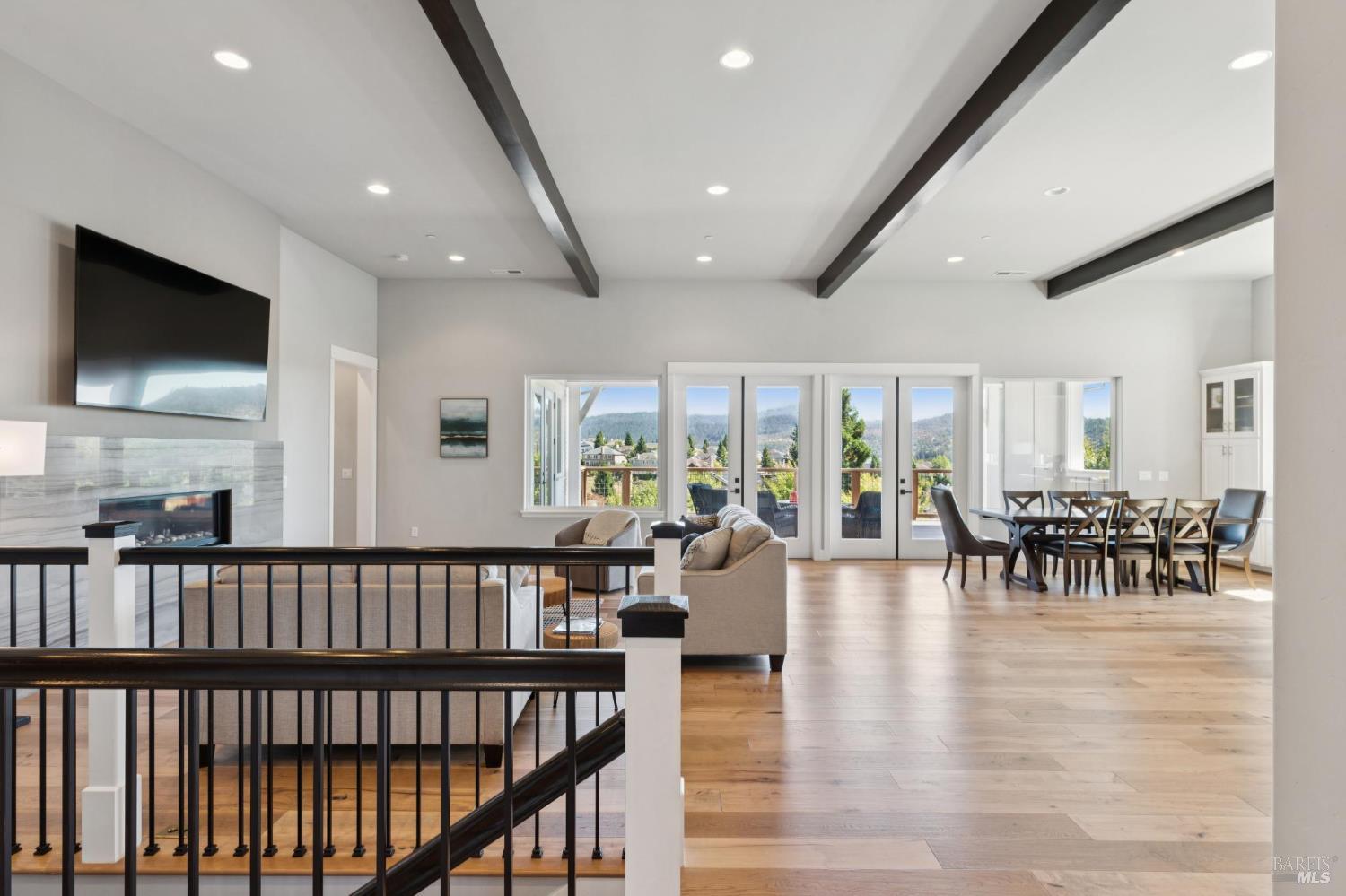 Detail Gallery Image 13 of 63 For 5980 Vista Rdgs, Santa Rosa,  CA 95409 - 5 Beds | 5 Baths