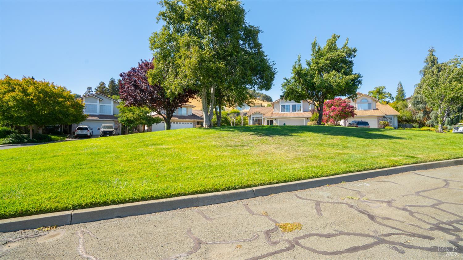 Detail Gallery Image 46 of 47 For 2474 Bay Hill Cir, Fairfield,  CA 94534 - 4 Beds | 2/1 Baths