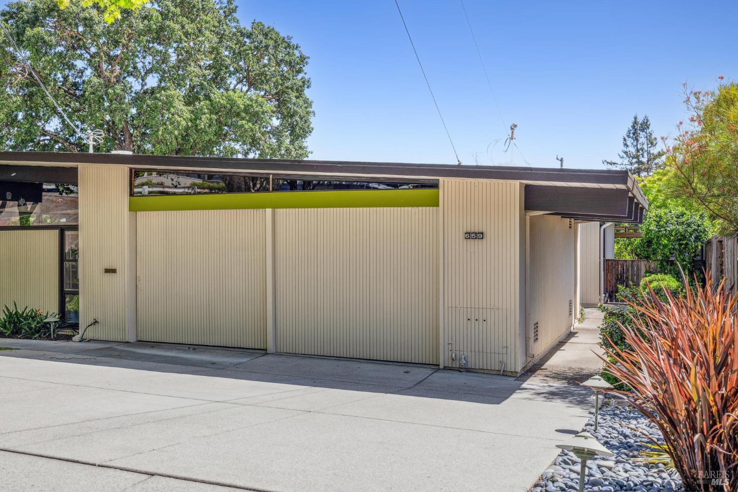 Detail Gallery Image 12 of 44 For 659 Las Colindas Rd, San Rafael,  CA 94903 - 4 Beds | 2 Baths
