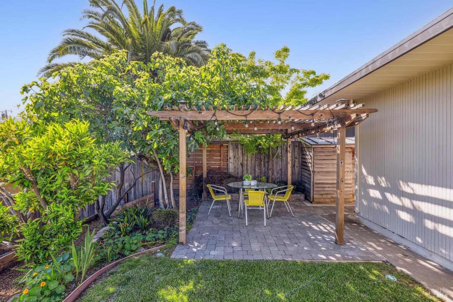 Detail Gallery Image 40 of 44 For 659 Las Colindas Rd, San Rafael,  CA 94903 - 4 Beds | 2 Baths