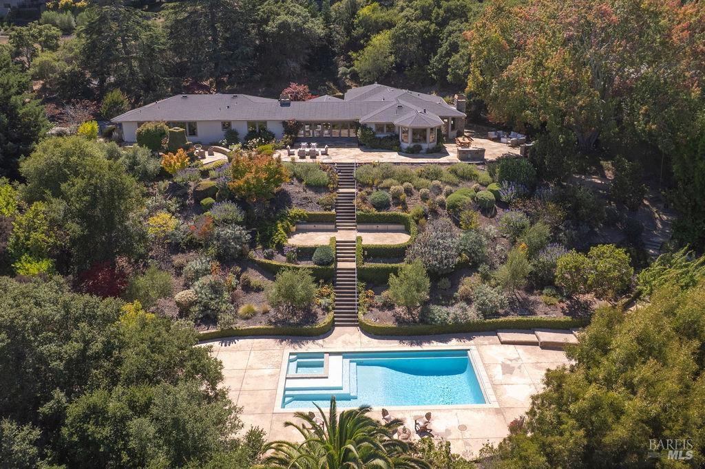Detail Gallery Image 4 of 48 For 90 Taylor Rd, Tiburon,  CA 94920 - 5 Beds | 5/1 Baths