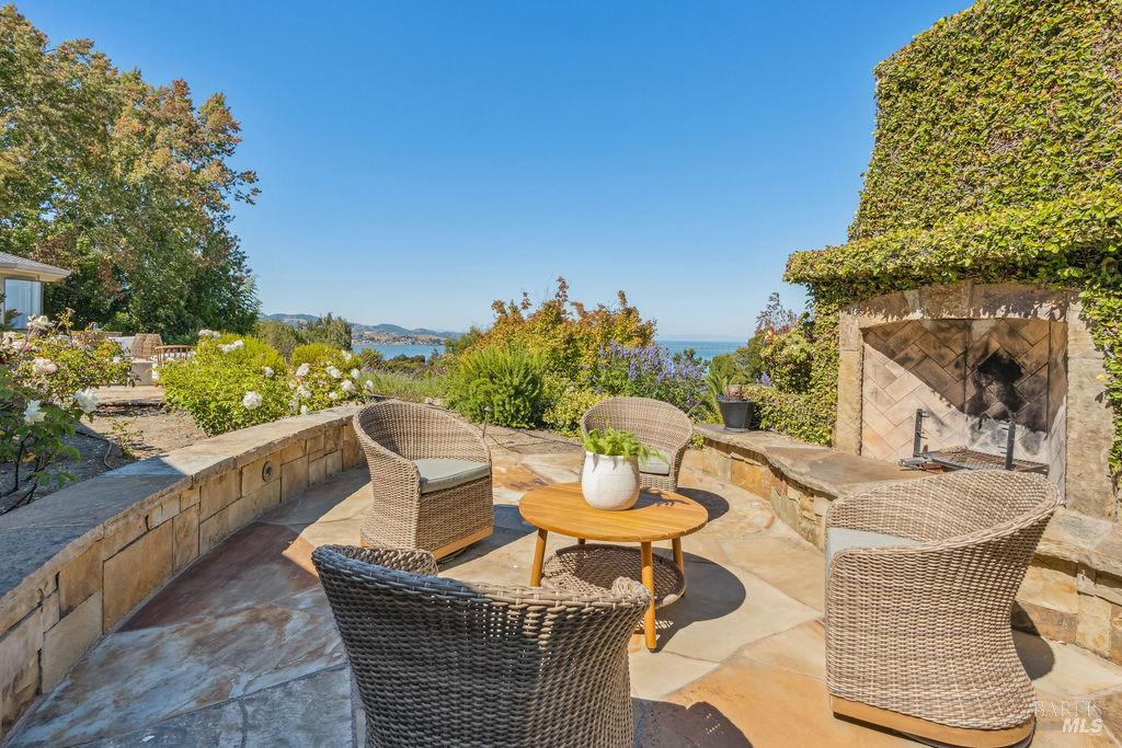 Detail Gallery Image 37 of 48 For 90 Taylor Rd, Tiburon,  CA 94920 - 5 Beds | 5/1 Baths