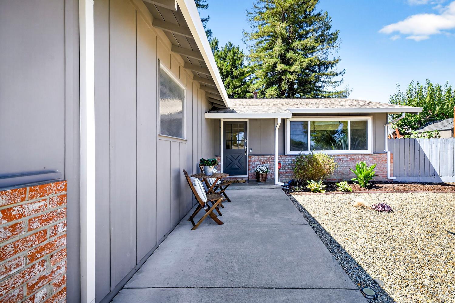 Detail Gallery Image 7 of 34 For 3541 Palomar Way, Napa,  CA 94558 - 3 Beds | 2 Baths