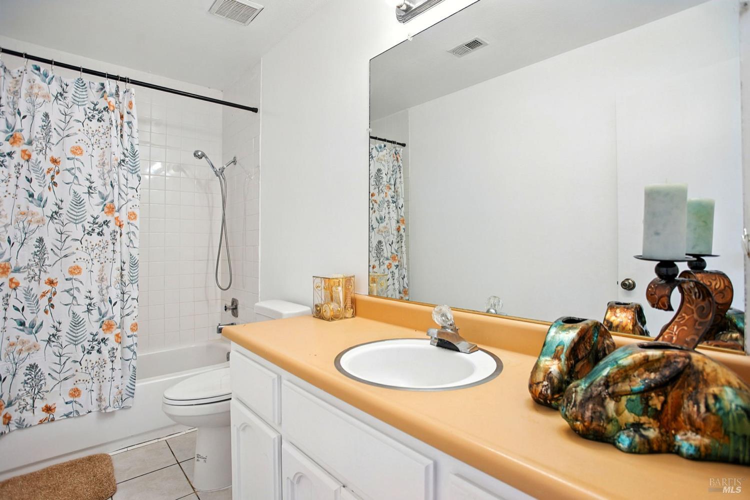 Detail Gallery Image 18 of 26 For 1843 Santa Monica St, Fairfield,  CA 94533 - 3 Beds | 2 Baths