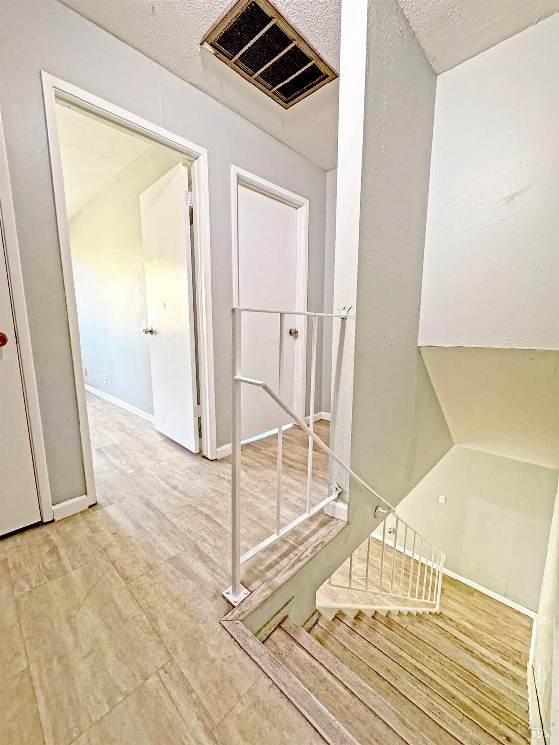Detail Gallery Image 20 of 28 For 163 Bahia Cir, San Rafael,  CA 94901 - 2 Beds | 1 Baths