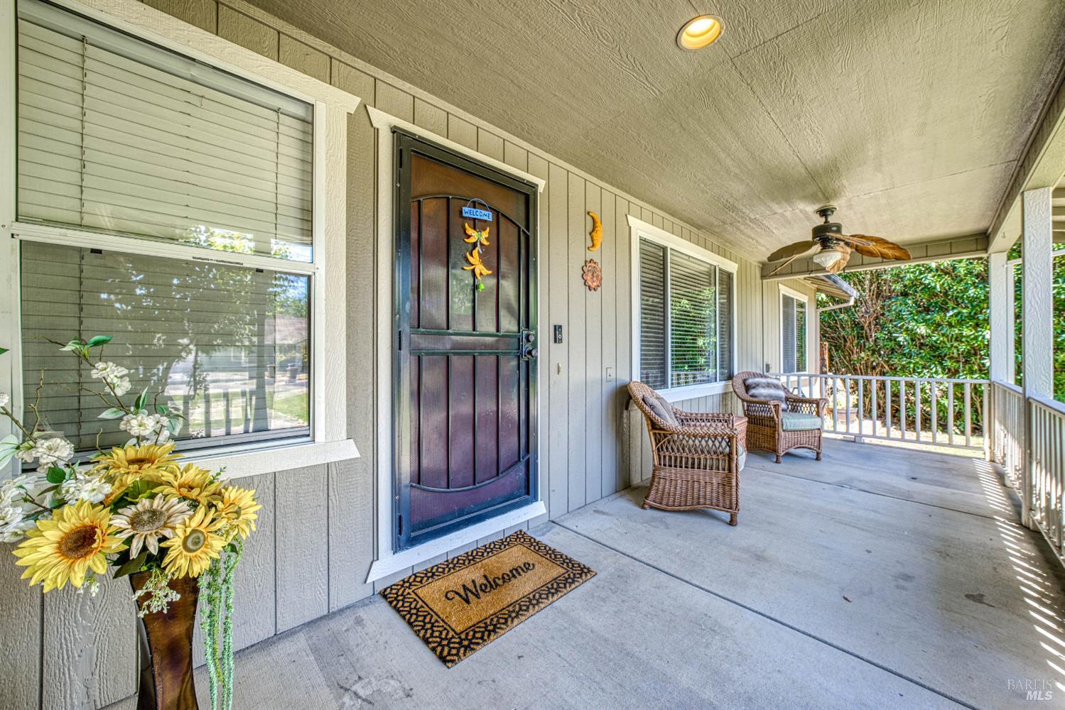 Detail Gallery Image 10 of 63 For 18164 Fishhook Ct, Hidden Valley Lake,  CA 95467 - 5 Beds | 3 Baths
