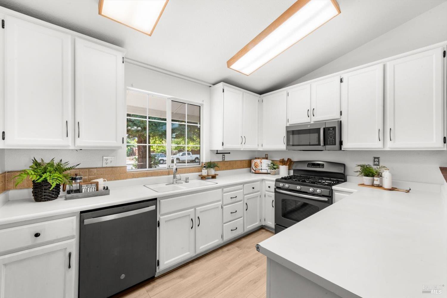 Detail Gallery Image 26 of 75 For 872 Flint Way, Vacaville,  CA 95687 - 3 Beds | 2 Baths