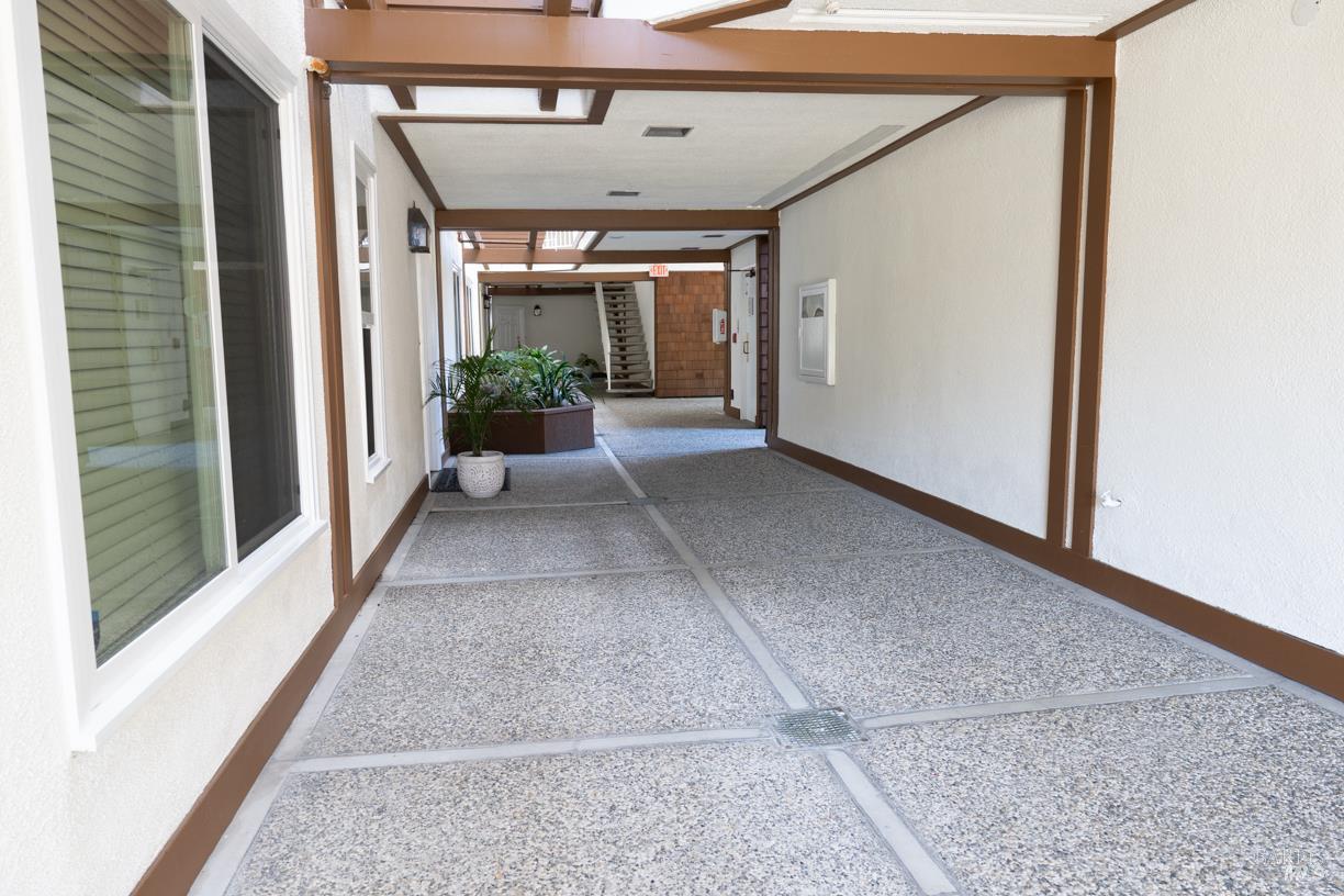 Detail Gallery Image 13 of 27 For 110 Seminary Dr 1a,  Mill Valley,  CA 94941 - 1 Beds | 1 Baths