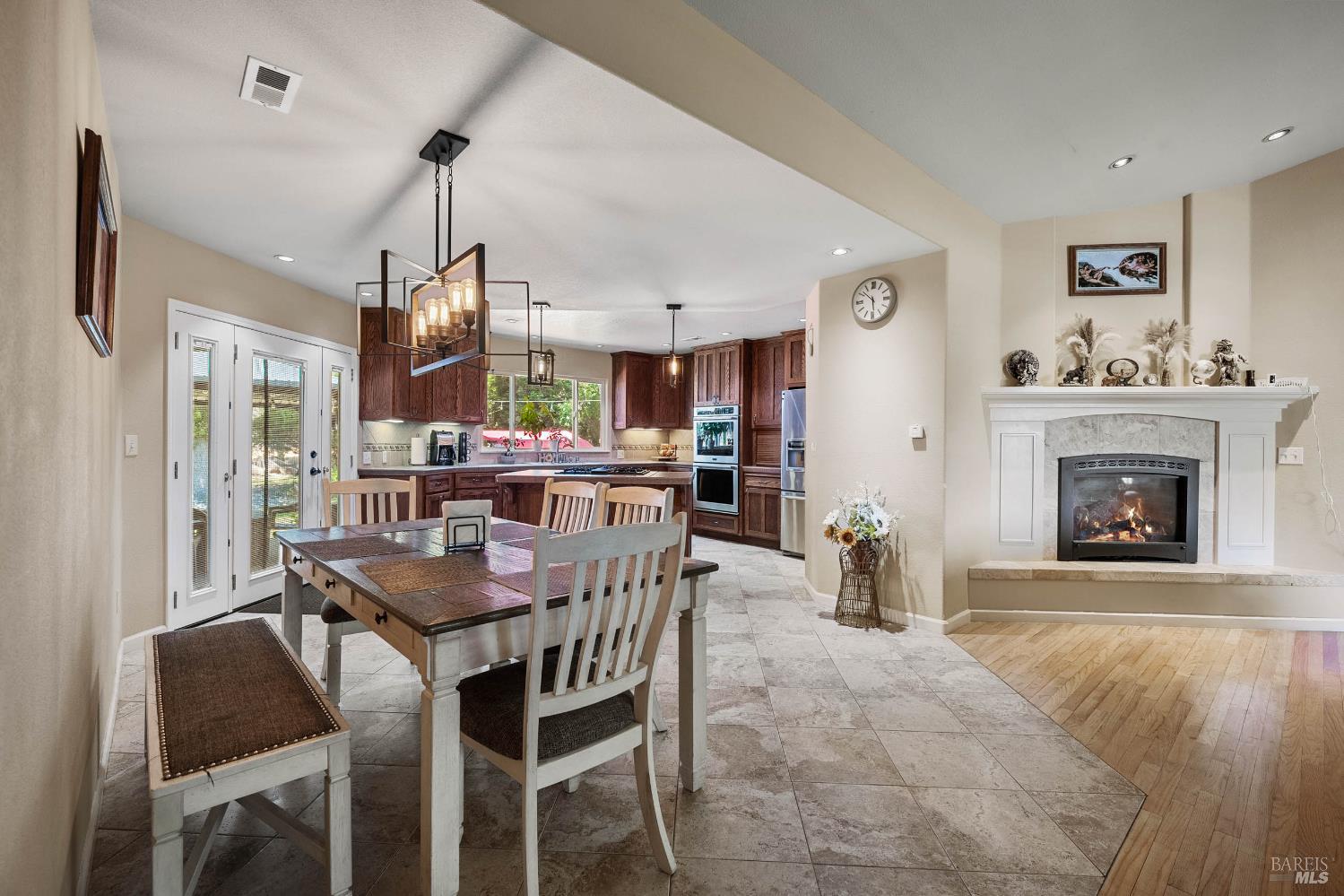 Detail Gallery Image 22 of 63 For 18164 Fishhook Ct, Hidden Valley Lake,  CA 95467 - 5 Beds | 3 Baths