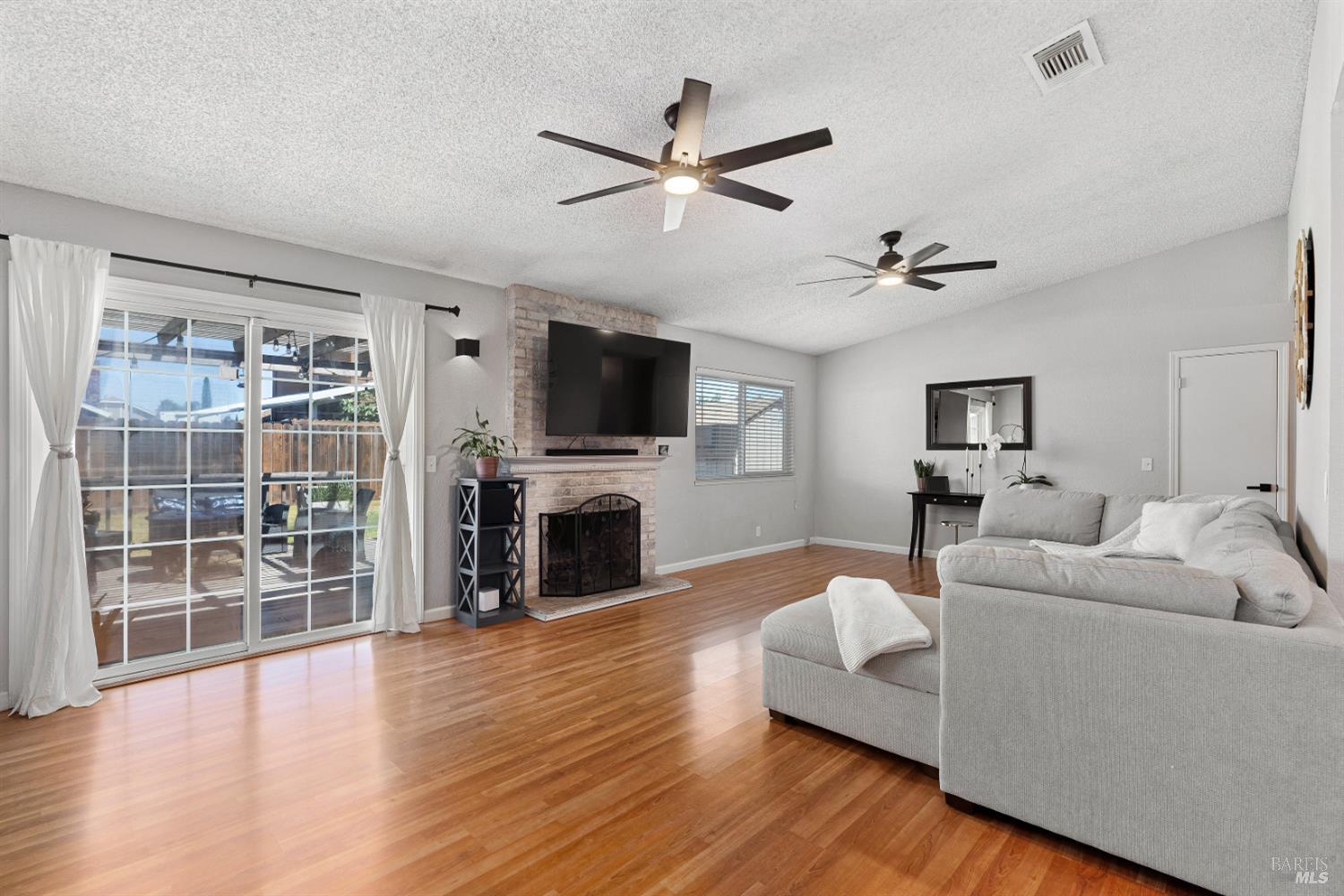 Detail Gallery Image 11 of 50 For 1504 El Morro Ln, Suisun City,  CA 94585 - 3 Beds | 2 Baths