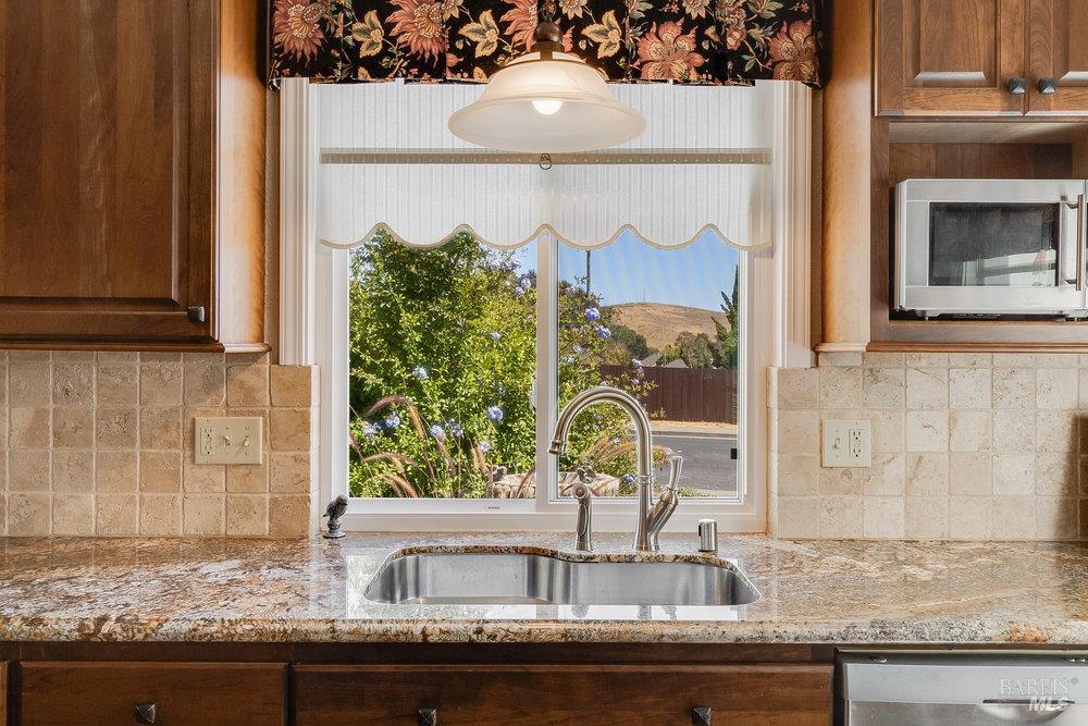 Detail Gallery Image 17 of 59 For 509 Solano Dr, Benicia,  CA 94510 - 3 Beds | 2 Baths