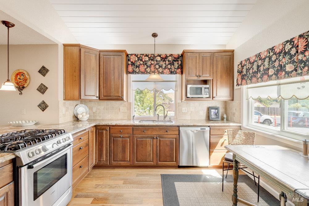 Detail Gallery Image 15 of 59 For 509 Solano Dr, Benicia,  CA 94510 - 3 Beds | 2 Baths