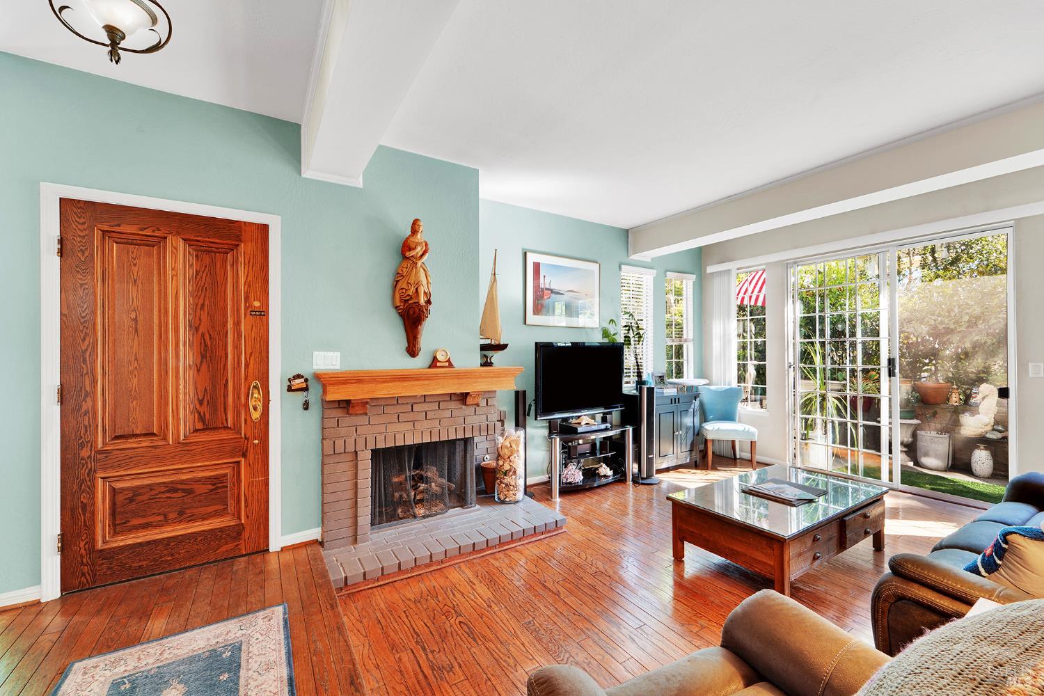 Detail Gallery Image 5 of 19 For 314 E 2nd St, Benicia,  CA 94510 - 2 Beds | 2 Baths