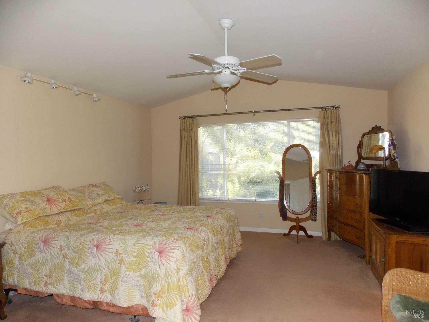 Detail Gallery Image 25 of 44 For 1349 Golf Course Dr, Windsor,  CA 95492 - 3 Beds | 2/1 Baths