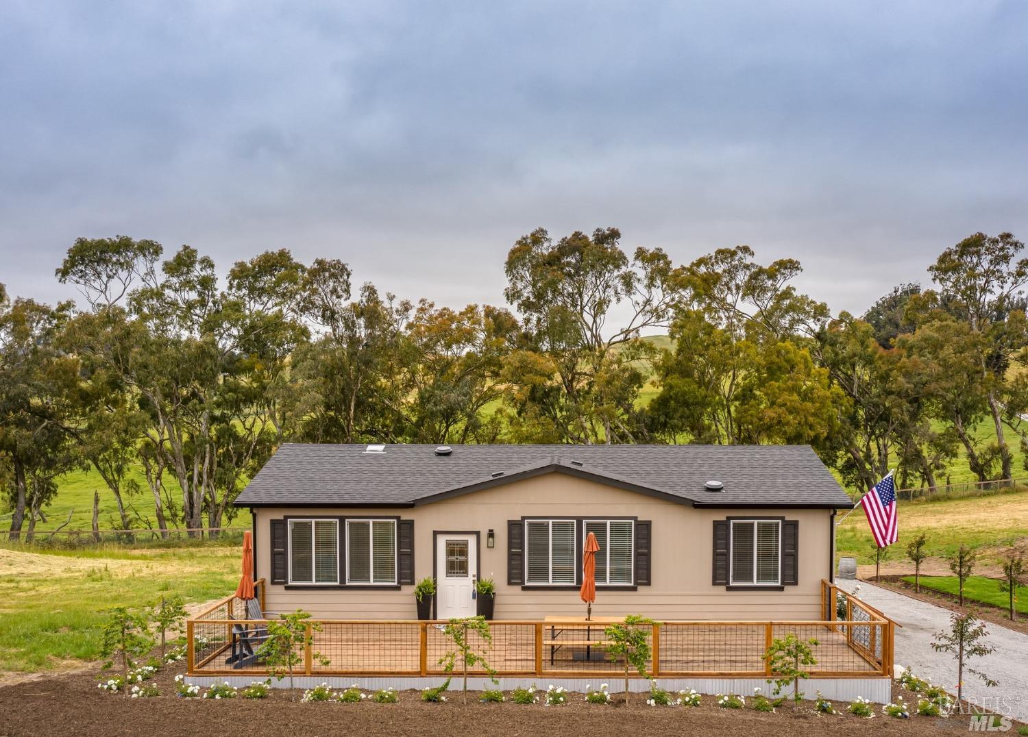 Detail Gallery Image 9 of 33 For 391 King Rd, Petaluma,  CA 94952 - 3 Beds | 2 Baths