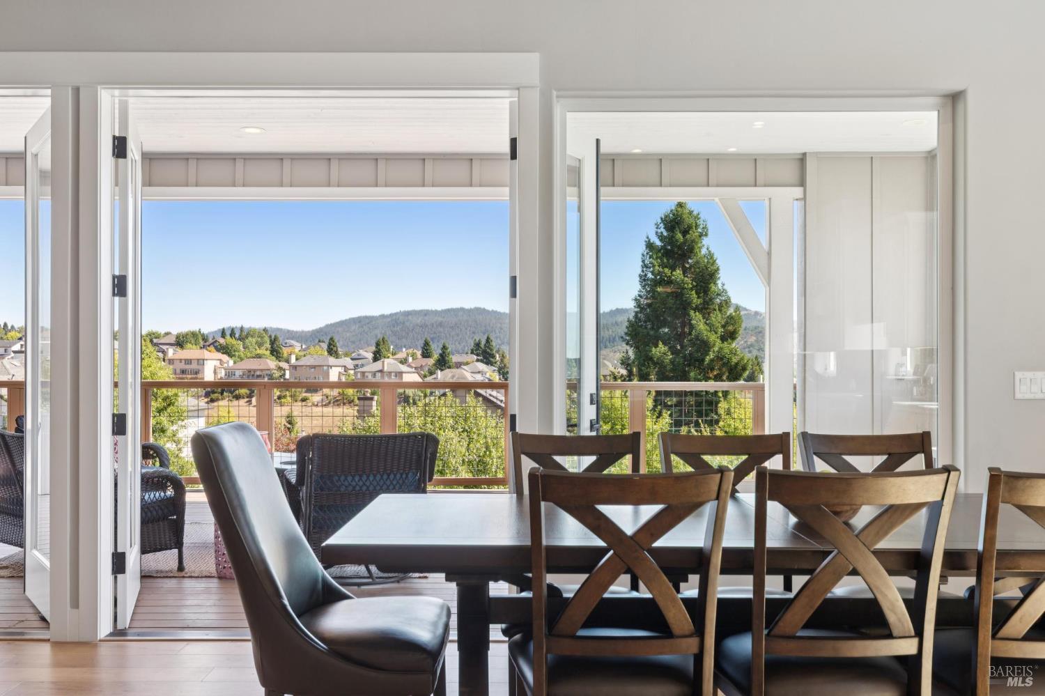 Detail Gallery Image 27 of 63 For 5980 Vista Rdgs, Santa Rosa,  CA 95409 - 5 Beds | 5 Baths