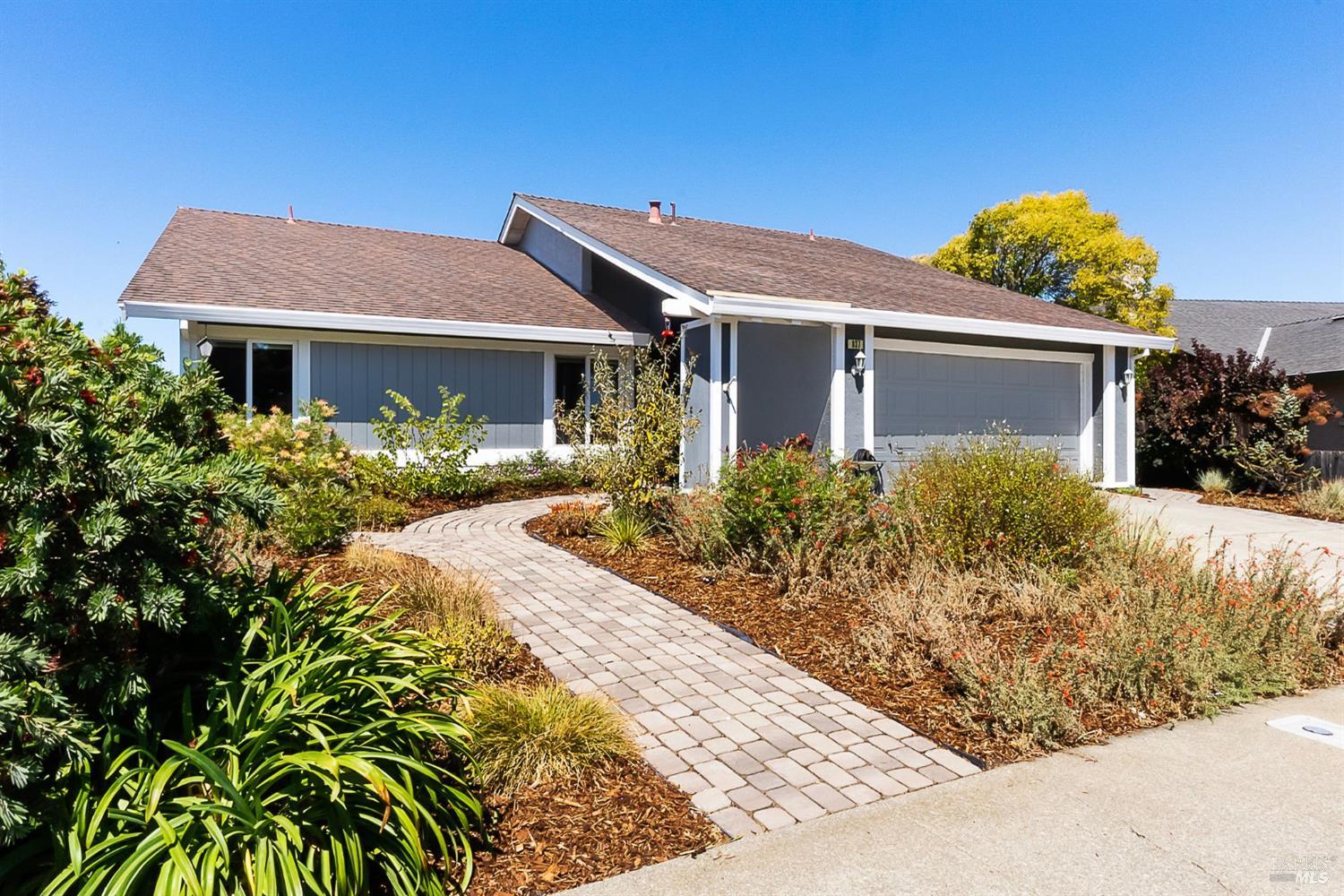 Detail Gallery Image 5 of 48 For 837 Clifton Ct, Benicia,  CA 94510 - 3 Beds | 2 Baths