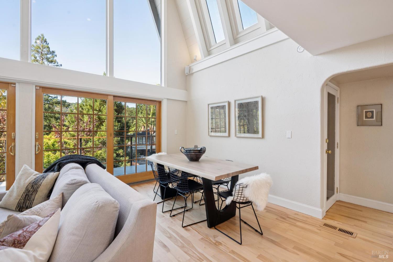 Detail Gallery Image 34 of 61 For 347 Jewell St, San Rafael,  CA 94901 - 4 Beds | 3 Baths