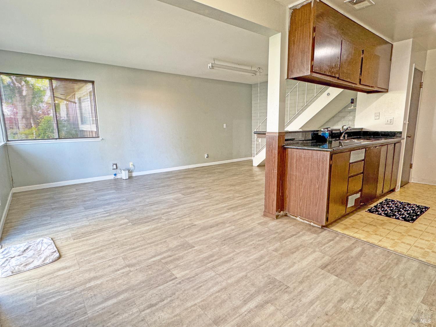 Detail Gallery Image 9 of 28 For 163 Bahia Cir, San Rafael,  CA 94901 - 2 Beds | 1 Baths