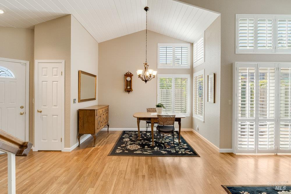Detail Gallery Image 9 of 59 For 509 Solano Dr, Benicia,  CA 94510 - 3 Beds | 2 Baths