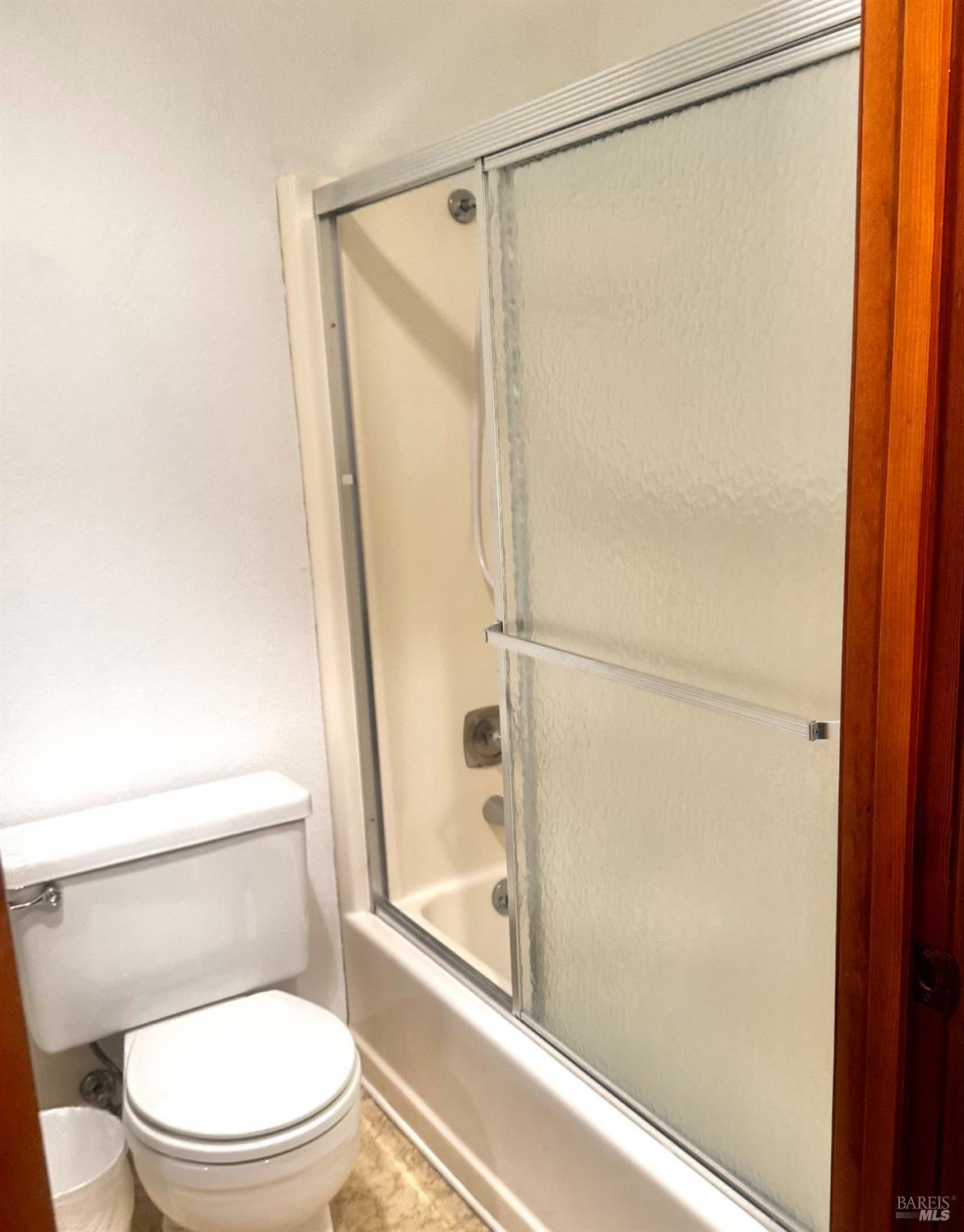 Detail Gallery Image 13 of 32 For 18175 Deer Hollow Rd, Hidden Valley Lake,  CA 95467 - 2 Beds | 2 Baths