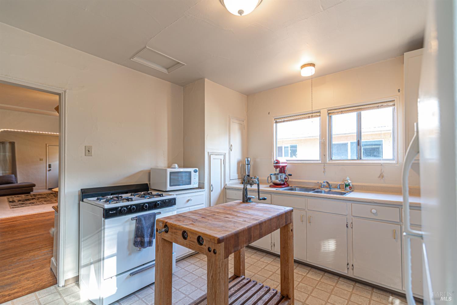 Detail Gallery Image 24 of 54 For 717 Brown St, Santa Rosa,  CA 95404 - 3 Beds | 2 Baths