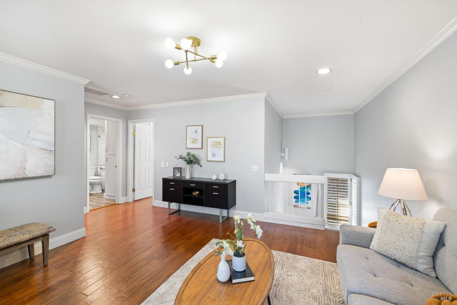 Detail Gallery Image 22 of 49 For 607 Centre Ct, Alameda,  CA 94502 - 2 Beds | 2/1 Baths