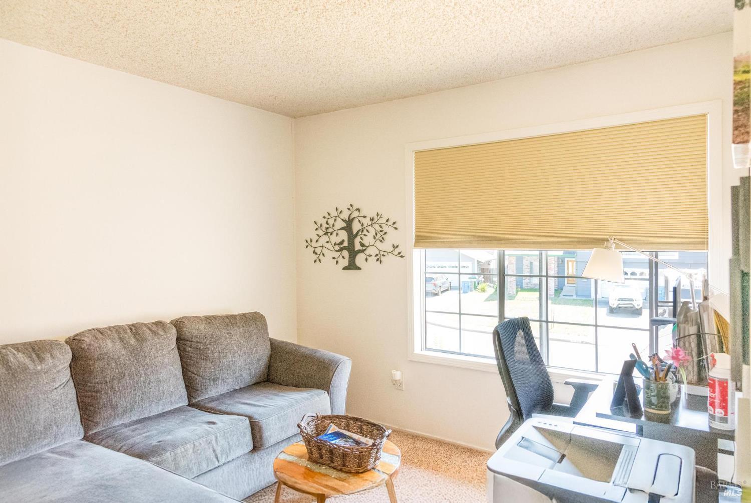 Detail Gallery Image 19 of 32 For 936 Edith Ct, Rohnert Park,  CA 94928 - 6 Beds | 2/1 Baths
