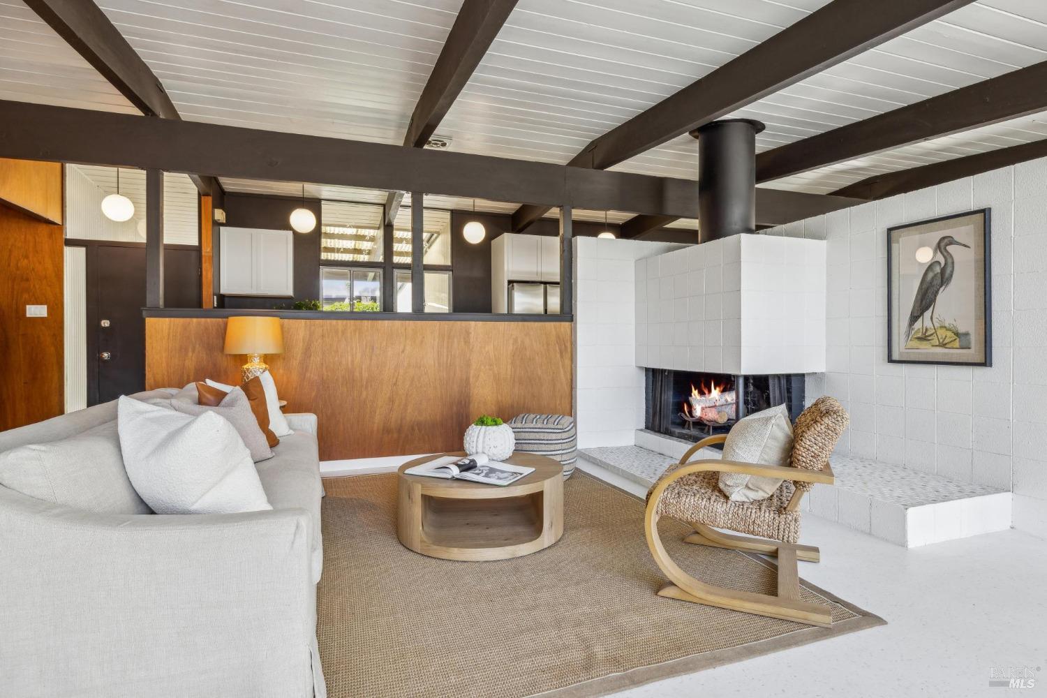 Detail Gallery Image 14 of 44 For 659 Las Colindas Rd, San Rafael,  CA 94903 - 4 Beds | 2 Baths