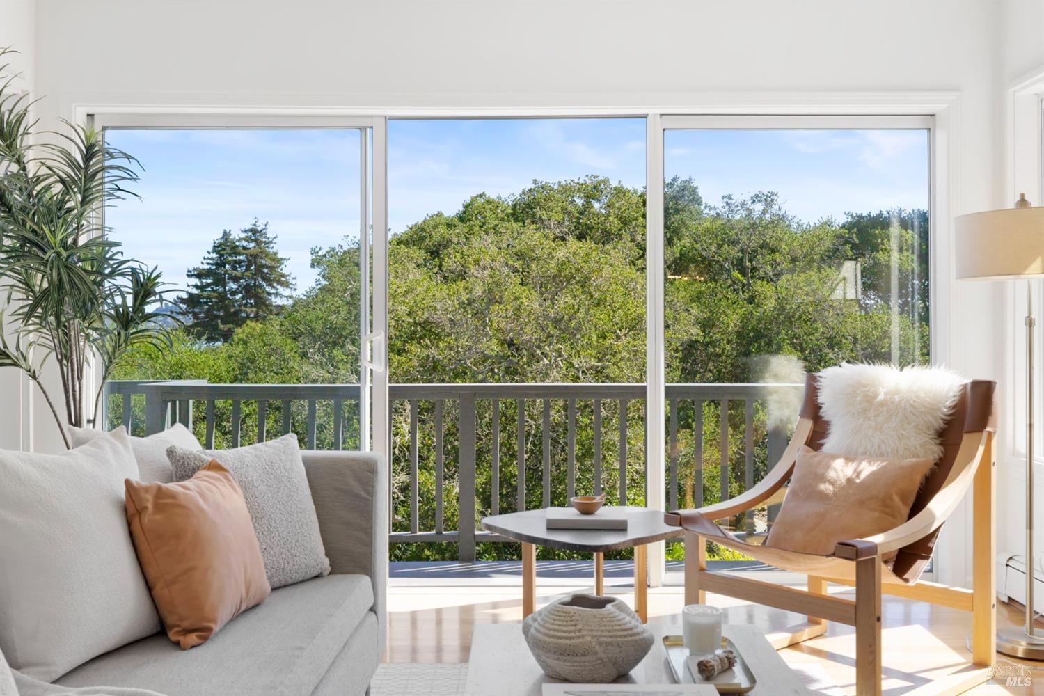 Detail Gallery Image 6 of 34 For 101 Sacramento Way, Sausalito,  CA 94965 - 4 Beds | 3 Baths