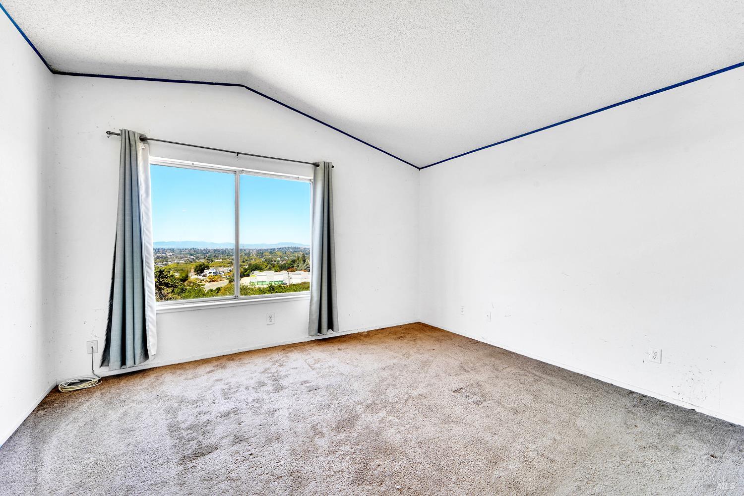 Detail Gallery Image 24 of 46 For 453 Knight Cir, Vallejo,  CA 94591 - 3 Beds | 2/1 Baths