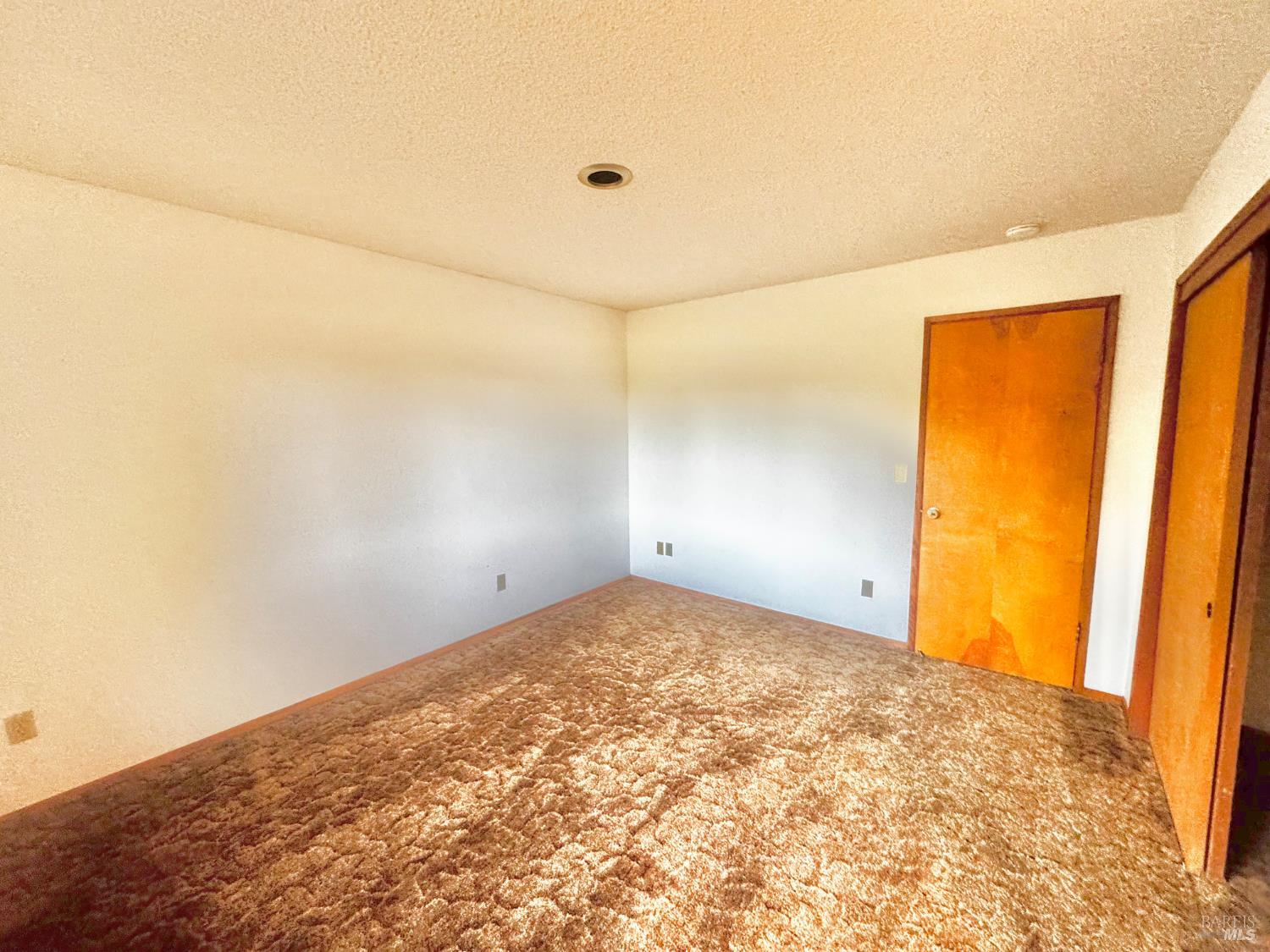 Detail Gallery Image 24 of 32 For 18175 Deer Hollow Rd, Hidden Valley Lake,  CA 95467 - 2 Beds | 2 Baths