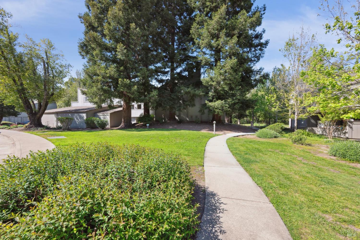 Detail Gallery Image 26 of 32 For 121 Quail Ct, Novato,  CA 94949 - 2 Beds | 2 Baths