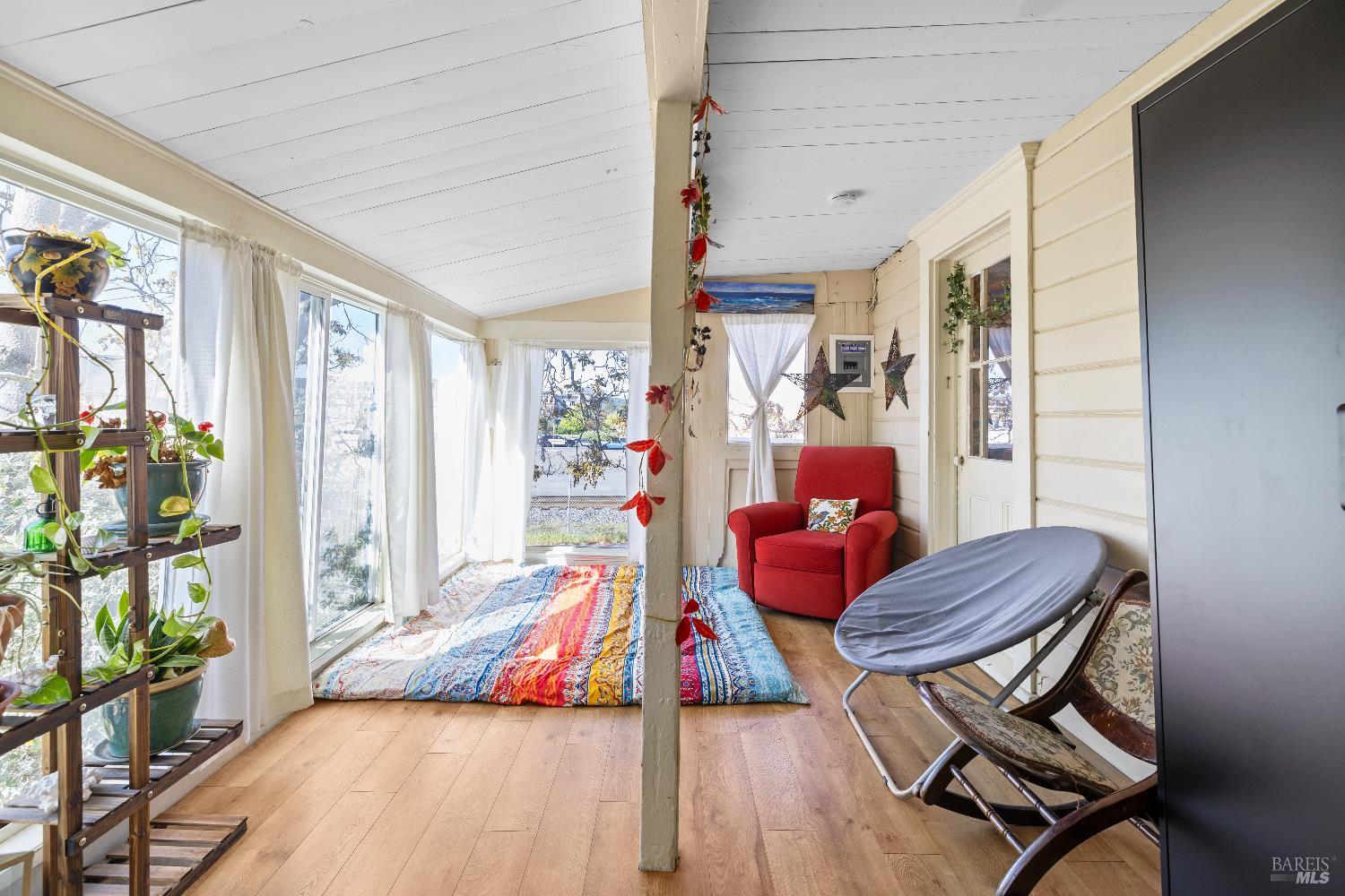 Detail Gallery Image 20 of 24 For 747 3rd St a + B,  Napa,  CA 94559 - 6 Beds | 3 Baths