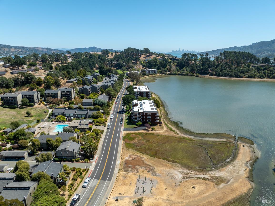 Detail Gallery Image 21 of 27 For 110 Seminary Dr 1a,  Mill Valley,  CA 94941 - 1 Beds | 1 Baths