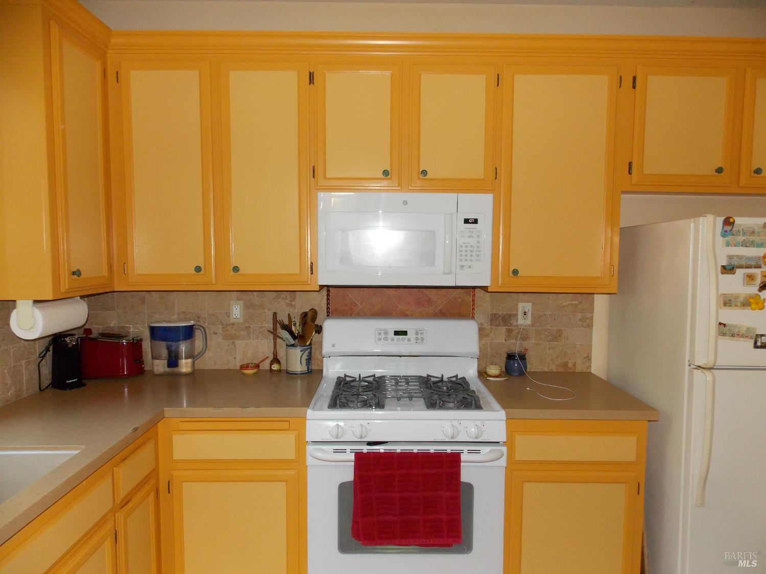 Detail Gallery Image 12 of 44 For 1349 Golf Course Dr, Windsor,  CA 95492 - 3 Beds | 2/1 Baths
