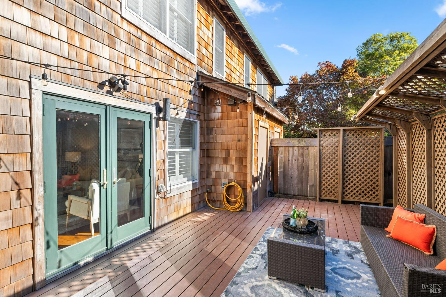 Detail Gallery Image 44 of 49 For 607 Centre Ct, Alameda,  CA 94502 - 2 Beds | 2/1 Baths