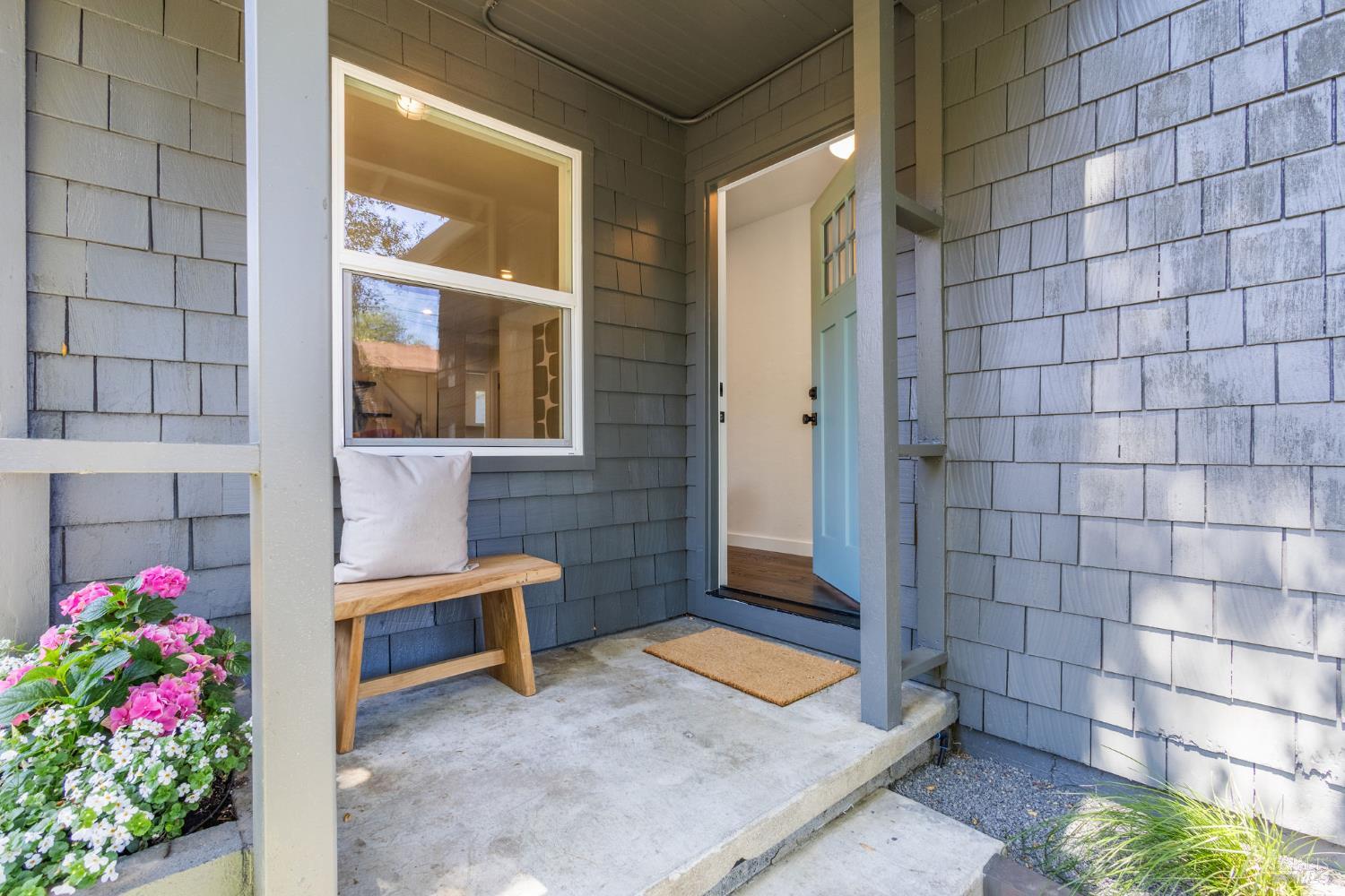 Detail Gallery Image 3 of 38 For 26 Plaza Dr, Mill Valley,  CA 94941 - 3 Beds | 2 Baths