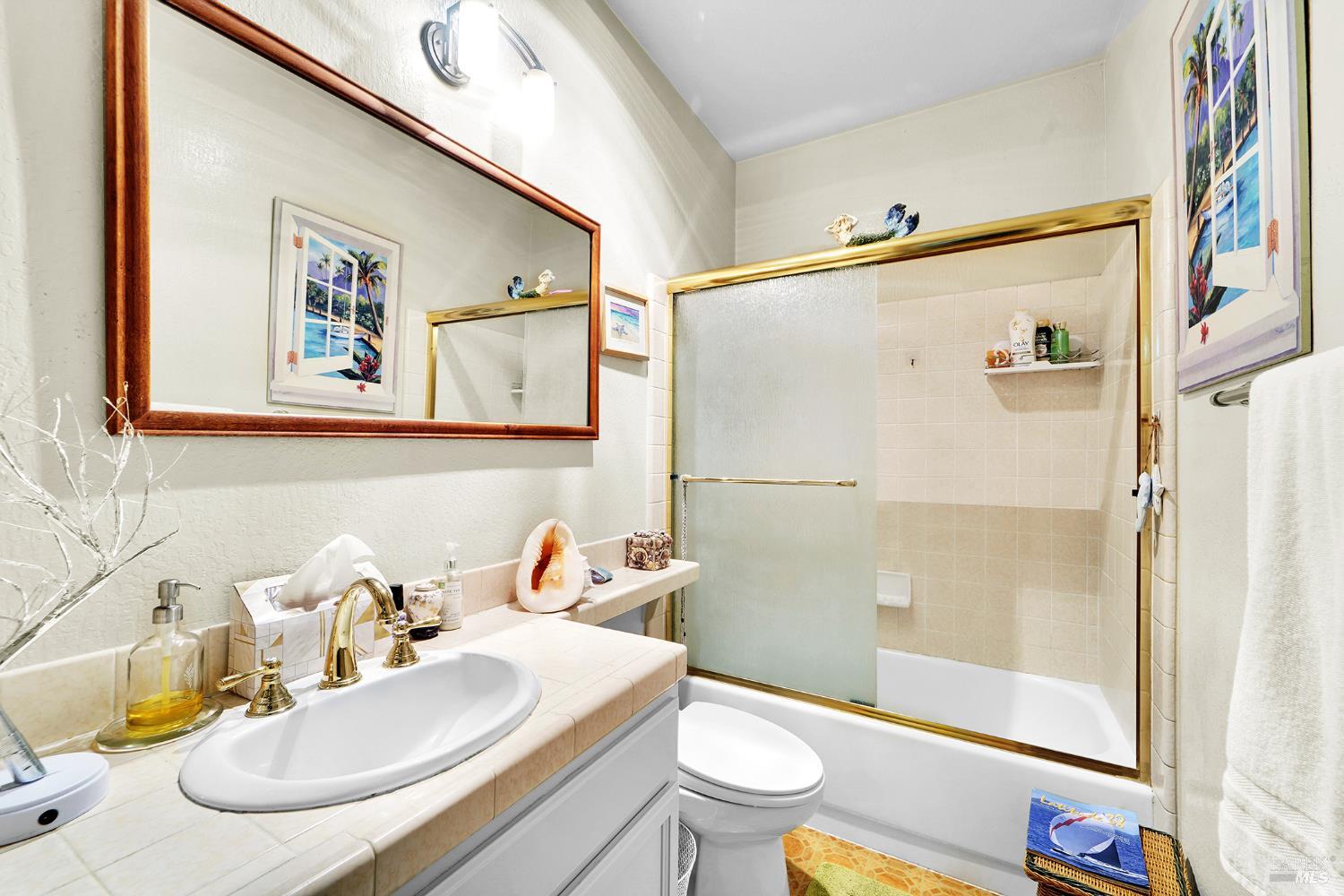 Detail Gallery Image 11 of 19 For 314 E 2nd St, Benicia,  CA 94510 - 2 Beds | 2 Baths