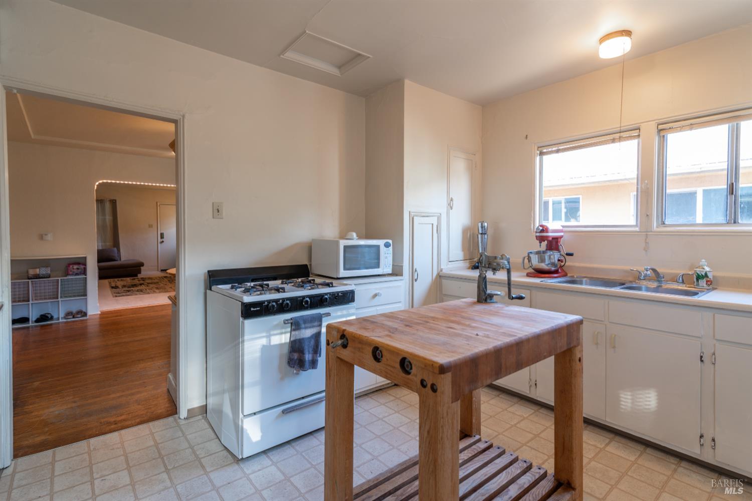 Detail Gallery Image 20 of 54 For 717 Brown St, Santa Rosa,  CA 95404 - 3 Beds | 2 Baths