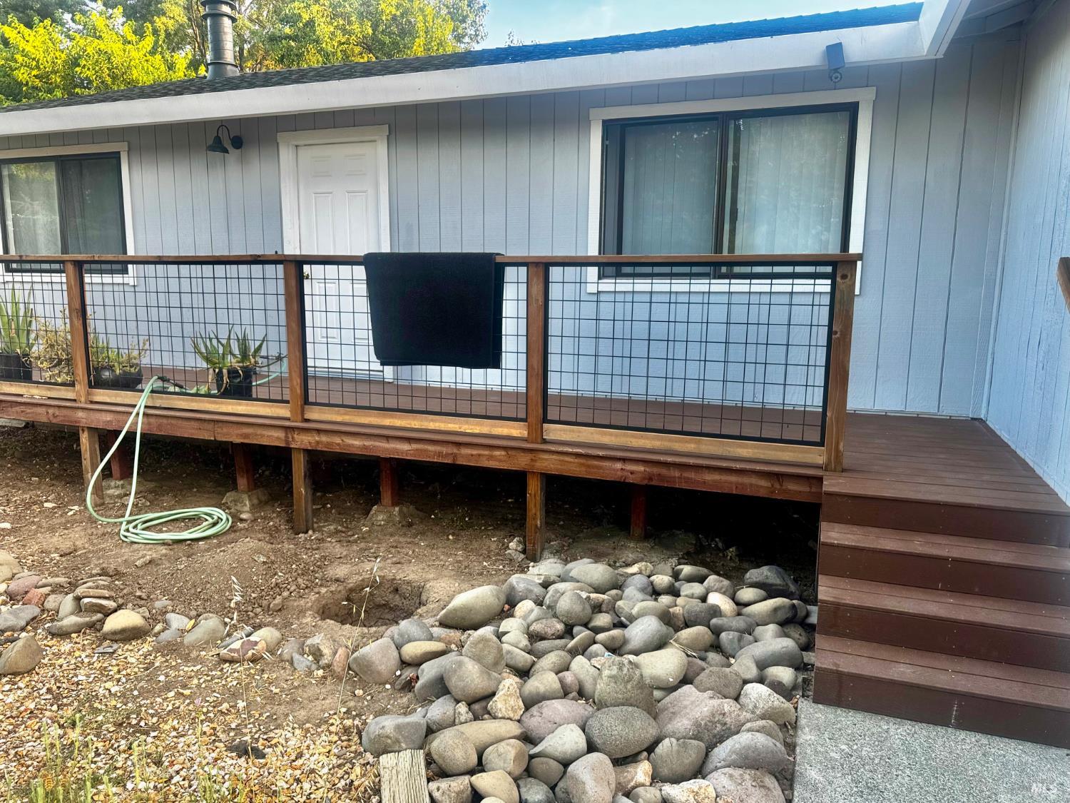 Detail Gallery Image 7 of 32 For 18175 Deer Hollow Rd, Hidden Valley Lake,  CA 95467 - 2 Beds | 2 Baths