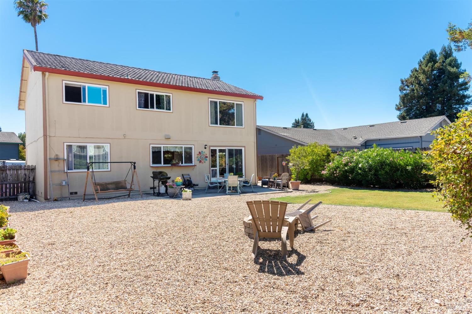 Detail Gallery Image 30 of 32 For 936 Edith Ct, Rohnert Park,  CA 94928 - 6 Beds | 2/1 Baths