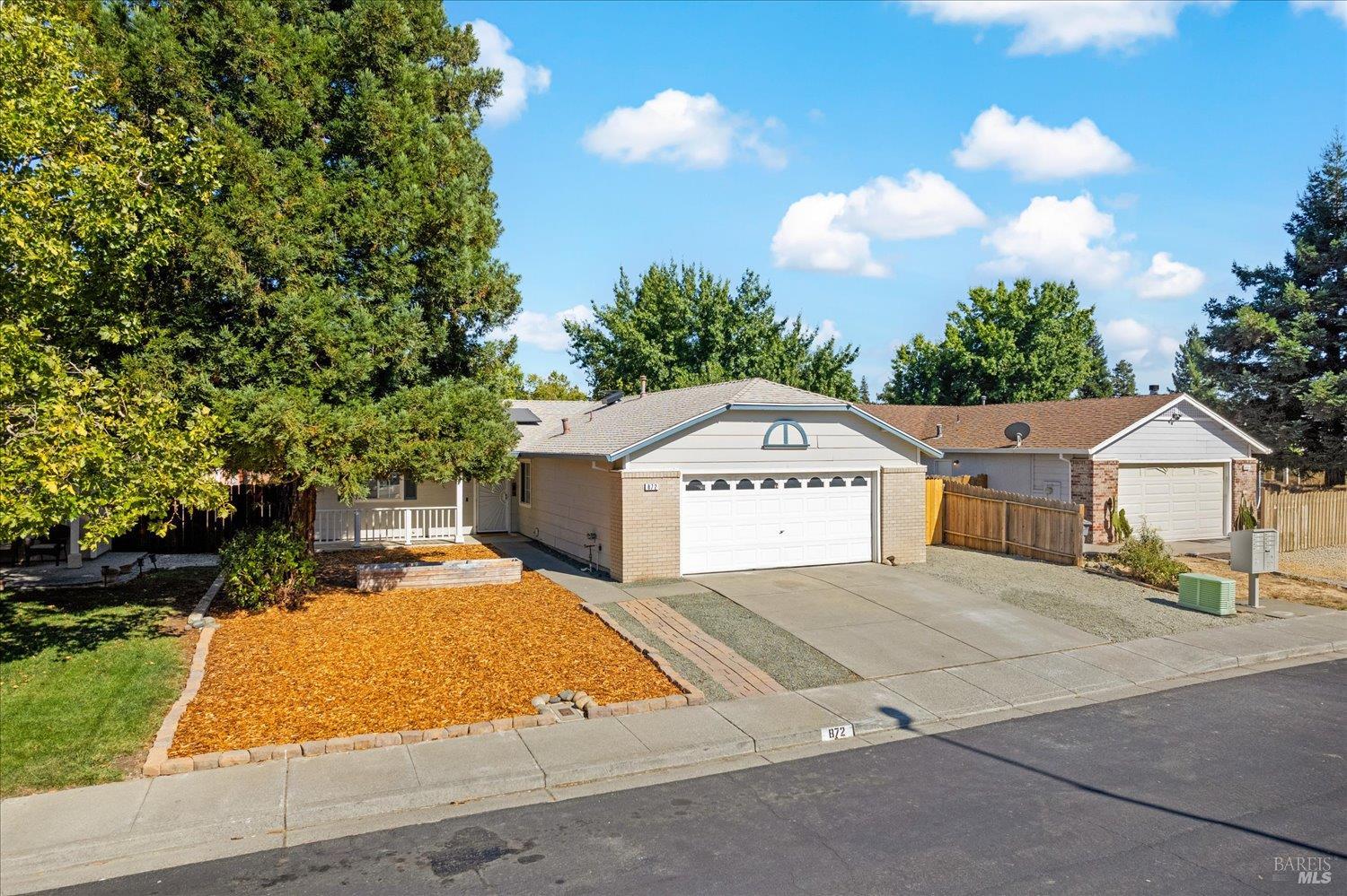 Detail Gallery Image 6 of 75 For 872 Flint Way, Vacaville,  CA 95687 - 3 Beds | 2 Baths