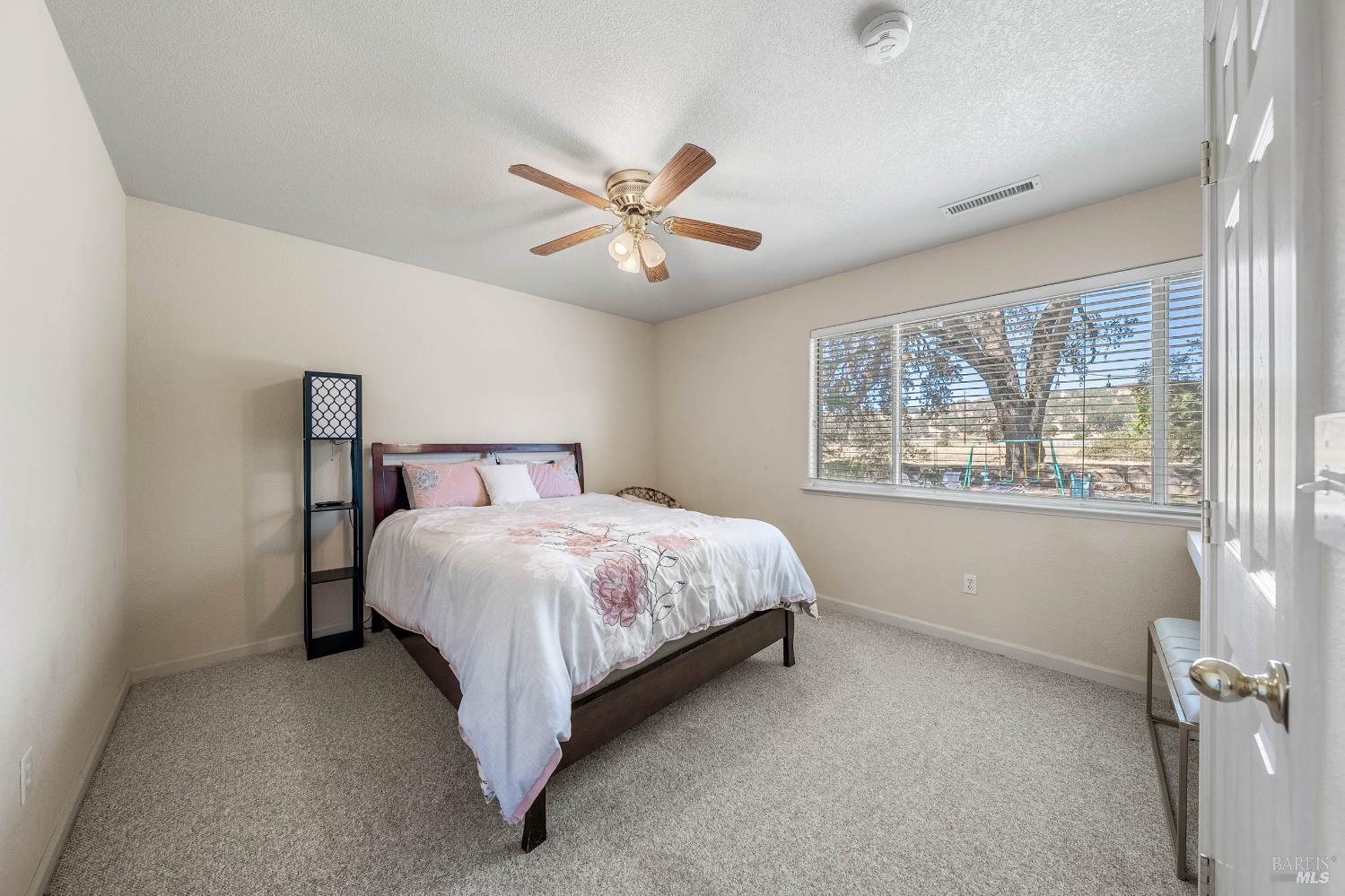 Detail Gallery Image 29 of 63 For 18164 Fishhook Ct, Hidden Valley Lake,  CA 95467 - 5 Beds | 3 Baths