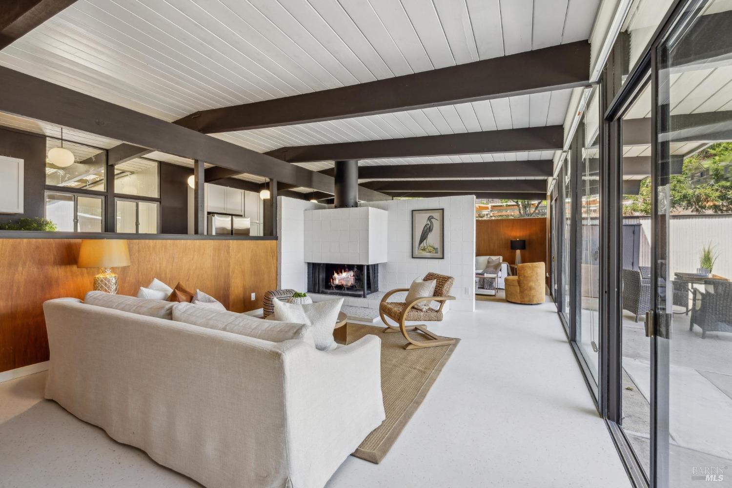 Detail Gallery Image 4 of 44 For 659 Las Colindas Rd, San Rafael,  CA 94903 - 4 Beds | 2 Baths